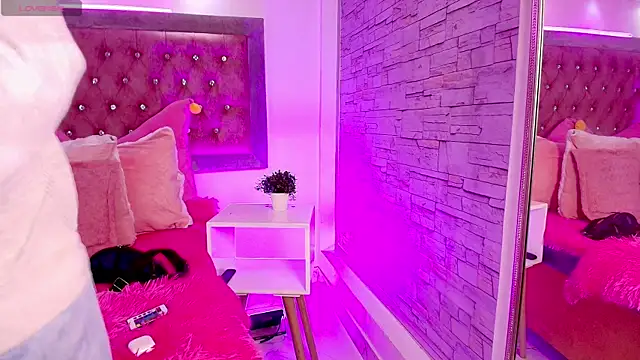 Snapshot of Tayzon_Foxxx chatting on November 19, 2025, 12:27 pm Tayzon Foxxx online show from November 19, 2025, 12:27 pm