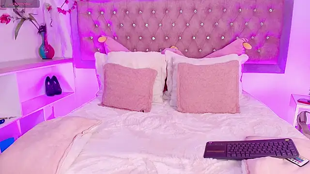 Snapshot of Tayzon_Foxxx chatting on December 5, 2025, 12:59 pm Tayzon Foxxx online show from December 5, 2025, 12:59 pm