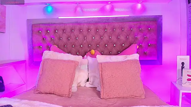 Snapshot of Tayzon_Foxxx chatting on November 5, 2025, 12:41 pm Tayzon Foxxx online show from November 5, 2025, 12:41 pm