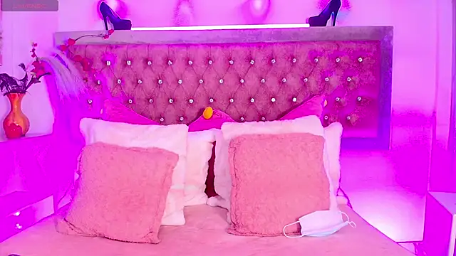 Snapshot of Tayzon_Foxxx chatting on November 7, 2025, 12:31 pm Tayzon Foxxx online show from November 7, 2025, 12:31 pm