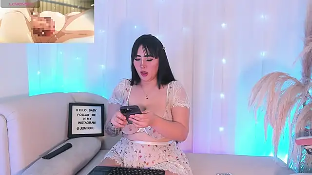 Snapshot of mikuru_hara chatting on November 28, 2025, 12:22 am mikuru hara online show from November 28, 2025, 12:22 am