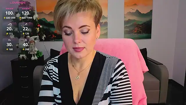 Julia Wilsone online show from December 16, 2025, 7:12 am