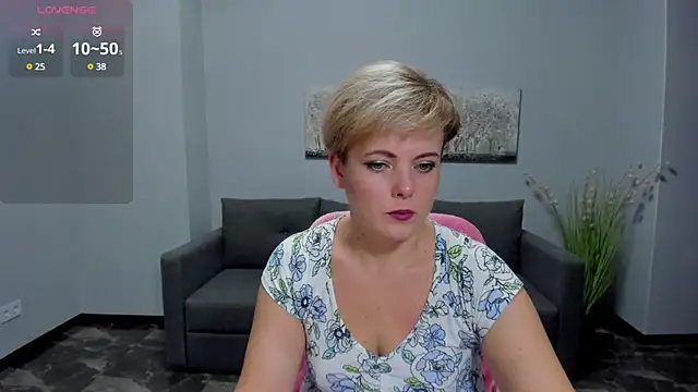 Julia Wilsone online show from January 24, 2025, 6:57 am