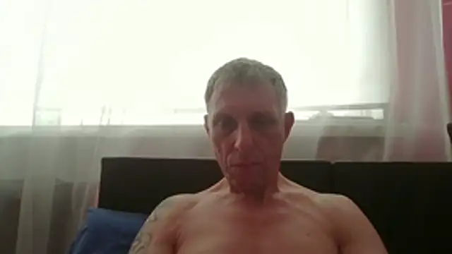 Snapshot of BobbyXRoyal chatting on June 14, 2026, 9:10 am BobbyXRoyal online show from June 14, 2026, 9:10 am