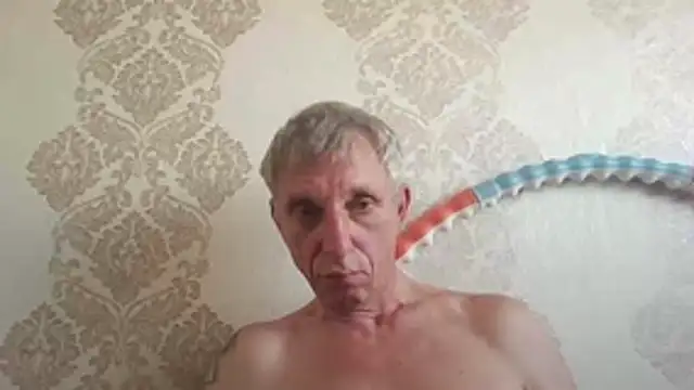 Snapshot of BobbyXRoyal chatting on July 14, 2026, 4:24 pm BobbyXRoyal online show from July 14, 2026, 4:24 pm