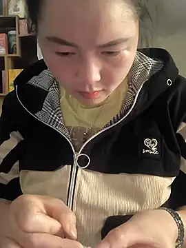 Snapshot of Sweetlove_77 chatting on December 2, 2025, 1:17 am Sweetlove 77 online show from December 2, 2025, 1:17 am