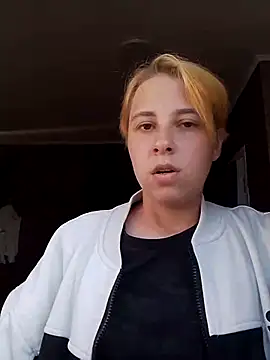 Snapshot of Gussie_Bridie chatting on April 12, 2026, 12:30 pm Gussie Bridie online show from April 12, 2026, 12:30 pm