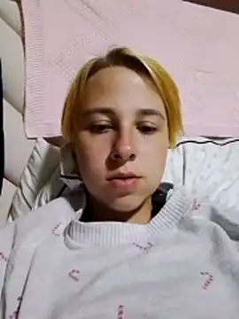 Snapshot of Gussie_Bridie chatting on April 13, 2026, 1:37 pm Gussie Bridie online show from April 13, 2026, 1:37 pm