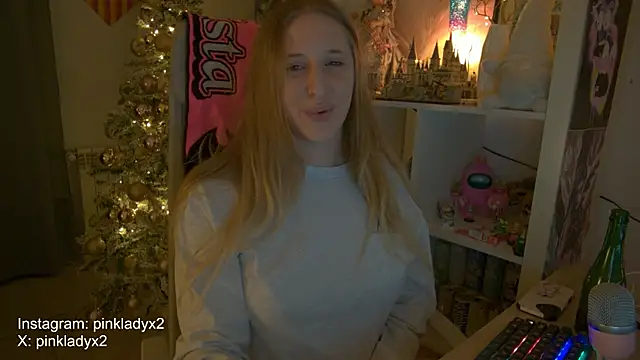 Snapshot of Pinkyladyxxx chatting on November 30, 2025, 5:08 am Pinkyladyxxx online show from November 30, 2025, 5:08 am