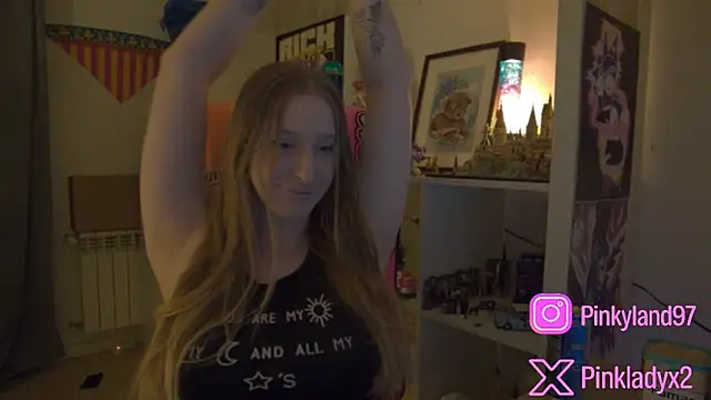 Snapshot of Pinkyladyxxx chatting on April 23, 2026, 7:48 pm Pinkyladyxxx online show from April 23, 2026, 7:48 pm