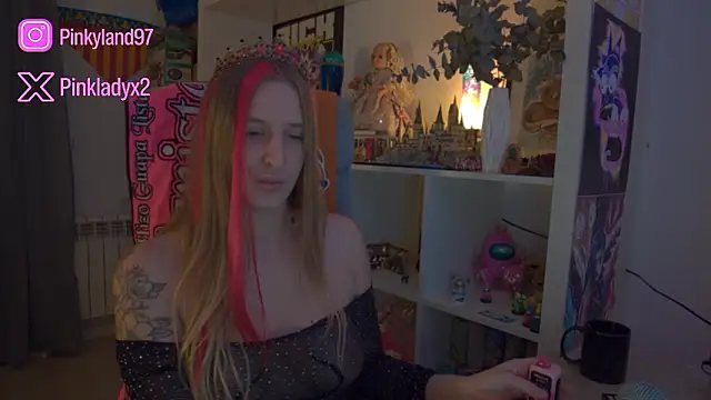 Snapshot of Pinkyladyxxx chatting on February 15, 2026, 11:47 pm Pinkyladyxxx online show from February 15, 2026, 11:47 pm