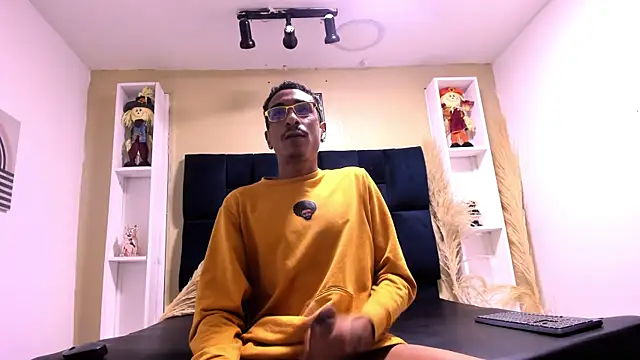 Snapshot of Jose_Smoke chatting on October 30, 2025, 1:37 am Jose Smoke online show from October 30, 2025, 1:37 am