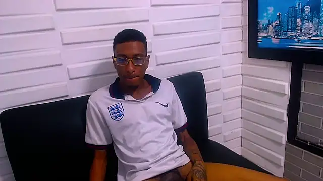 Snapshot of Jose_Smoke chatting on November 21, 2025, 3:11 pm Jose Smoke online show from November 21, 2025, 3:11 pm