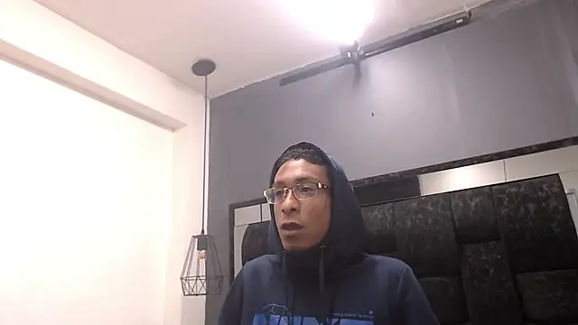 Snapshot of Jose_Smoke chatting on December 14, 2025, 1:06 pm Jose Smoke online show from December 14, 2025, 1:06 pm