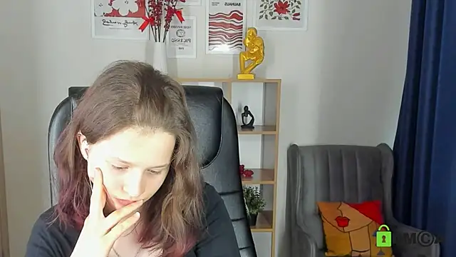 Snapshot of Alina_Mills chatting on May 17, 2026, 9:53 am Alina Mills online show from May 17, 2026, 9:53 am