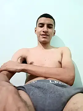 Snapshot of Rogersmit2 chatting on December 21, 2025, 9:37 pm Rogersmit2 online show from December 21, 2025, 9:37 pm