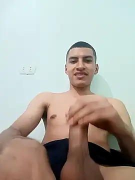 Snapshot of Rogersmit2 chatting on February 19, 2025, 4:55 pm Rogersmit2 online show from February 19, 2025, 4:55 pm