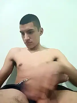 Snapshot of Rogersmit2 chatting on February 21, 2025, 3:34 am Rogersmit2 online show from February 21, 2025, 3:34 am