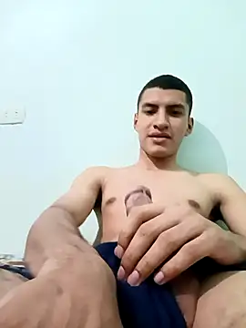 Snapshot of Rogersmit2 chatting on November 12, 2025, 10:24 pm Rogersmit2 online show from November 12, 2025, 10:24 pm