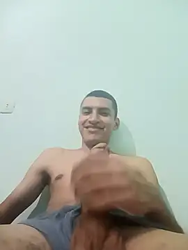 Snapshot of Rogersmit2 chatting on February 27, 2025, 5:05 pm Rogersmit2 online show from February 27, 2025, 5:05 pm