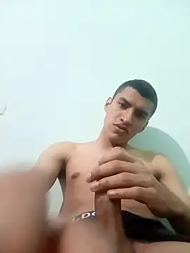 Snapshot of Rogersmit2 chatting on October 31, 2025, 12:07 am Rogersmit2 online show from October 31, 2025, 12:07 am