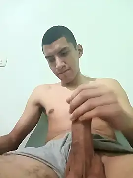 Snapshot of Rogersmit2 chatting on March 11, 2025, 3:47 am Rogersmit2 online show from March 11, 2025, 3:47 am