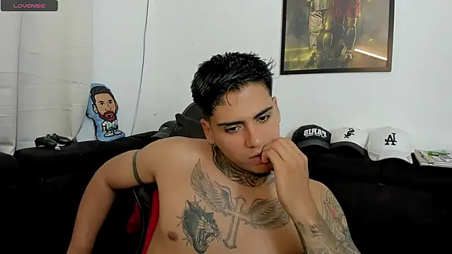 Snapshot of mad_maxxx2 chatting on March 1, 2026, 11:27 pm mad maxxx2 online show from March 1, 2026, 11:27 pm