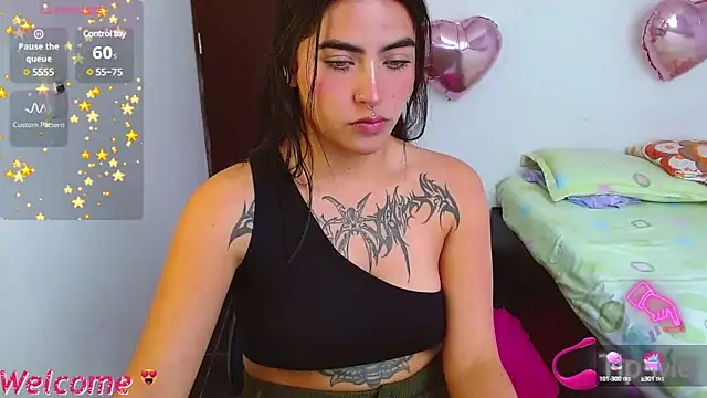 Snapshot of _luna_torres chatting on December 7, 2024, 9:50 pm  luna torres online show from December 7, 2024, 9:50 pm