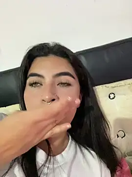 Snapshot of _luna_torres chatting on March 13, 2025, 4:38 am  luna torres online show from March 13, 2025, 4:38 am