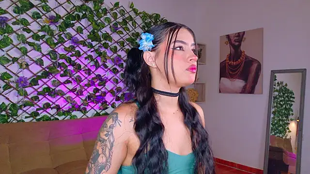 Snapshot of melody_cute10 chatting on February 26, 2026, 1:33 pm melody cute10 online show from February 26, 2026, 1:33 pm