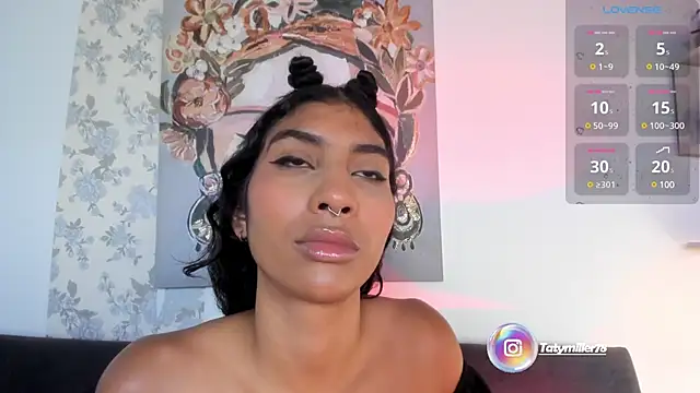Snapshot of taty_miller chatting on March 7, 2025, 8:22 pm taty miller online show from March 7, 2025, 8:22 pm