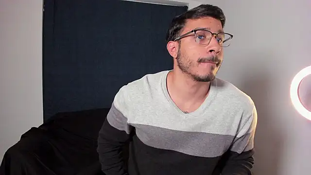 Snapshot of JayMarcos_ chatting on November 28, 2025, 11:05 pm JayMarcos online show from November 28, 2025, 11:05 pm