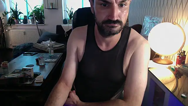 Snapshot of tomz0819 chatting on July 7, 2026, 7:23 am tomz0819 online show from July 7, 2026, 7:23 am