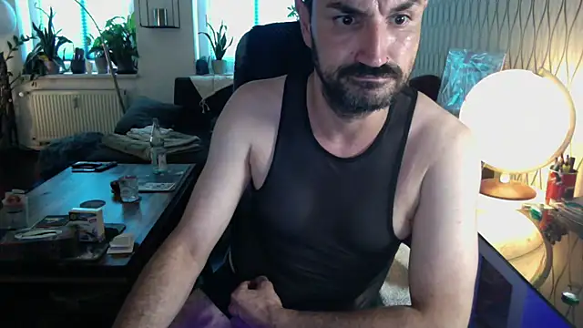 Snapshot of tomz0819 chatting on July 7, 2026, 6:47 am tomz0819 online show from July 7, 2026, 6:47 am