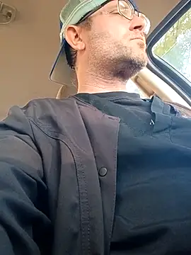 Snapshot of crazycam619 chatting on November 7, 2025, 10:35 pm crazycam619 online show from November 7, 2025, 10:35 pm