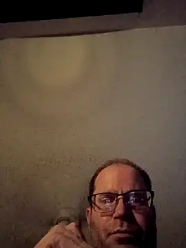 Snapshot of crazycam619 chatting on December 4, 2025, 12:26 pm crazycam619 online show from December 4, 2025, 12:26 pm