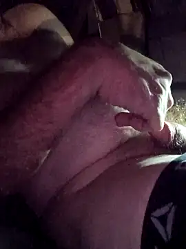 Snapshot of crazycam619 chatting on November 16, 2025, 5:34 am crazycam619 online show from November 16, 2025, 5:34 am