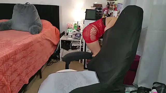 SpikedBella online show from January 14, 2026, 10:35 pm