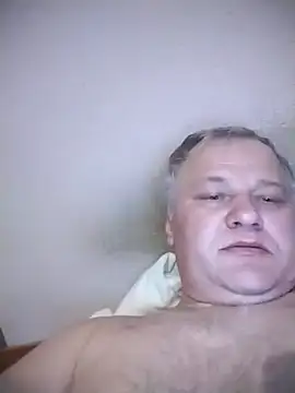 Snapshot of Grasul78 chatting on November 16, 2025, 5:17 pm Grasul78 online show from November 16, 2025, 5:17 pm