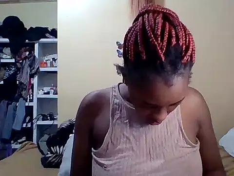 Snapshot of Zara_Twilight chatting on December 15, 2025, 5:19 pm Zara Twilight online show from December 15, 2025, 5:19 pm