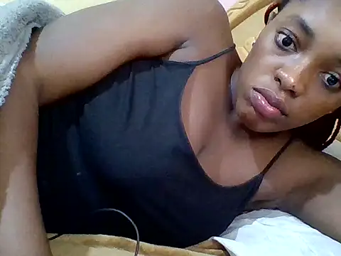 Snapshot of Zara_Twilight chatting on December 16, 2025, 1:26 pm Zara Twilight online show from December 16, 2025, 1:26 pm