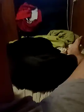 Snapshot of Uruguayo1988 chatting on December 2, 2025, 12:22 am Uruguayo1988 online show from December 2, 2025, 12:22 am