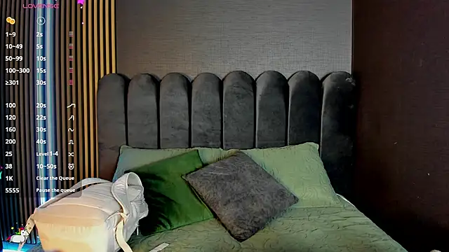 Snapshot of Nicolette_ks_ chatting on December 20, 2025, 4:04 am Nicolette ks online show from December 20, 2025, 4:04 am