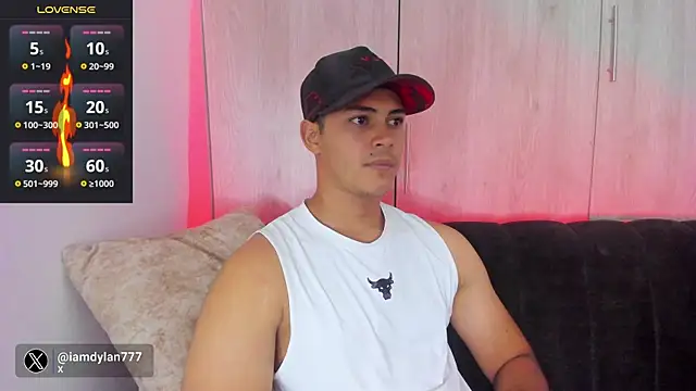 Snapshot of Iamdylan777 chatting on February 25, 2025, 11:15 pm Iamdylan777 online show from February 25, 2025, 11:15 pm