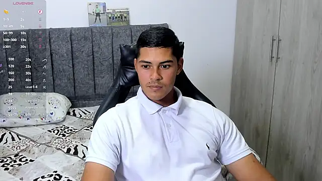 Snapshot of Iamdylan777 chatting on November 21, 2025, 7:02 pm Iamdylan777 online show from November 21, 2025, 7:02 pm