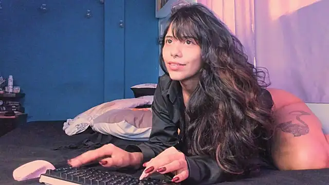 AllisonCatUwU online show from February 28, 2025, 6:52 pm