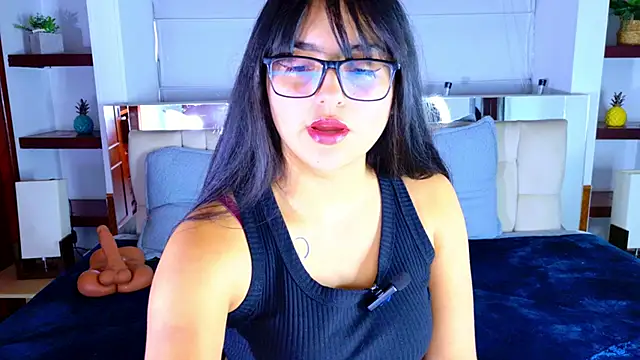 Snapshot of scarlleth_ chatting on November 24, 2025, 12:05 pm scarlleth online show from November 24, 2025, 12:05 pm