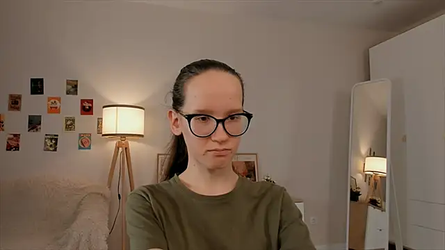 Snapshot of BettyBrowni chatting on March 20, 2025, 1:46 am BettyBrowni online show from March 20, 2025, 1:46 am