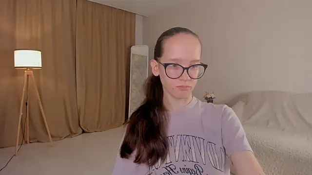 Snapshot of BettyBrowni chatting on October 24, 2025, 4:28 pm BettyBrowni online show from October 24, 2025, 4:28 pm