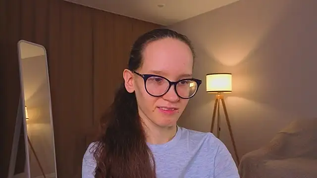 BettyBrowni online show from February 23, 2026, 4:07 pm